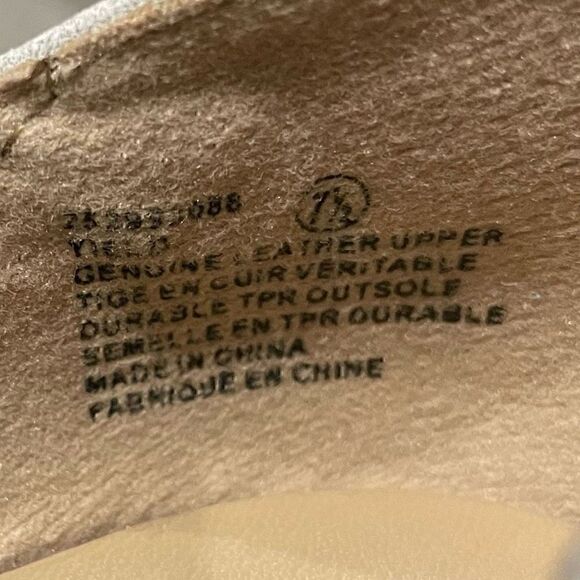 Earth Spirit Sandals Womens Size 7.5 Beaded Leather Casual Pull On Beige Wedge - Picture 10 of 10